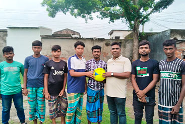 ক্রীড়া সামগ্রী বিতরণ